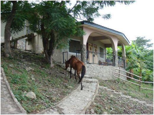 The Green Ranch Hotel Кумаси Екстериор снимка
